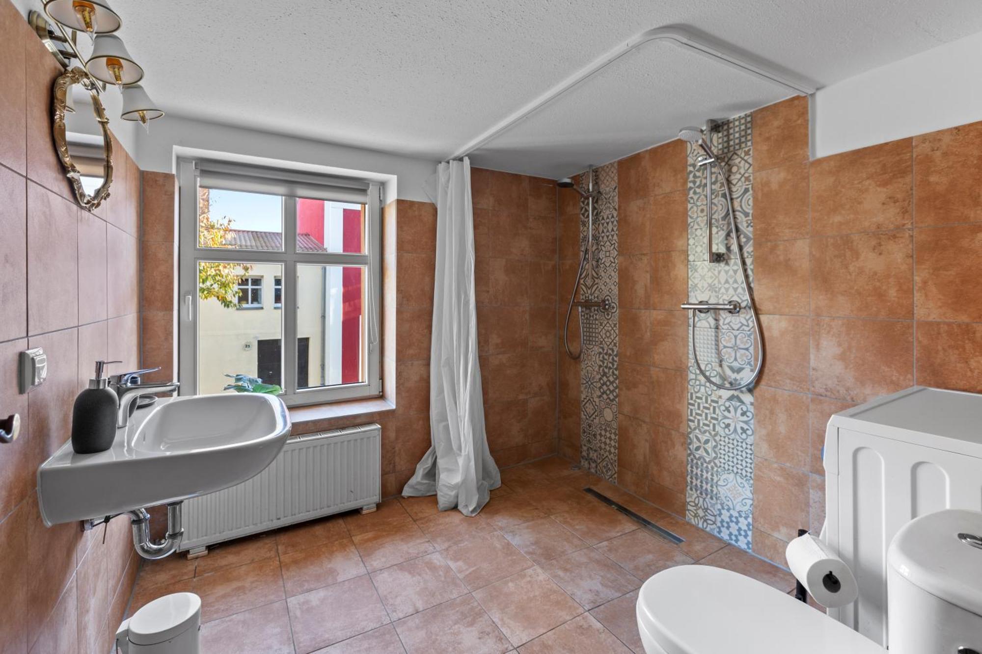 Sabina Monteurwohnung I 75 Zoll Tv I Kueche I Bad I Backofen I Trebbin Luaran gambar